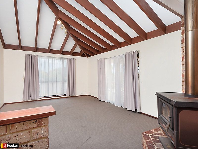 42 Jackson Avenue, Winthrop WA 6150