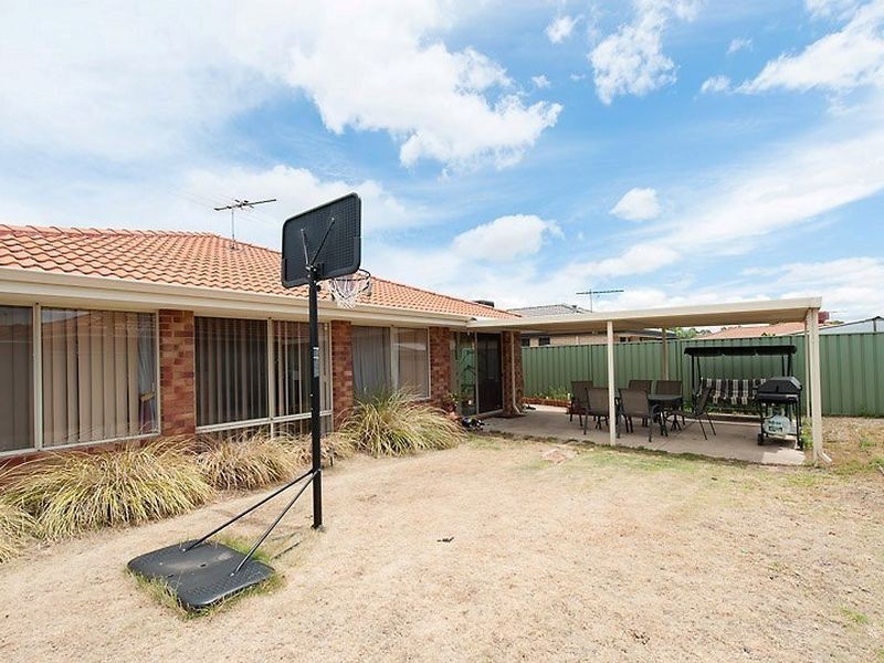11 Barcroft Court, Atwell WA 6164