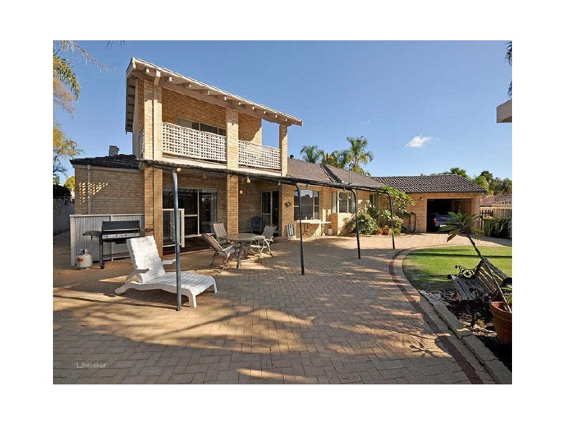 5 Arbor Grove, Leeming WA 6149