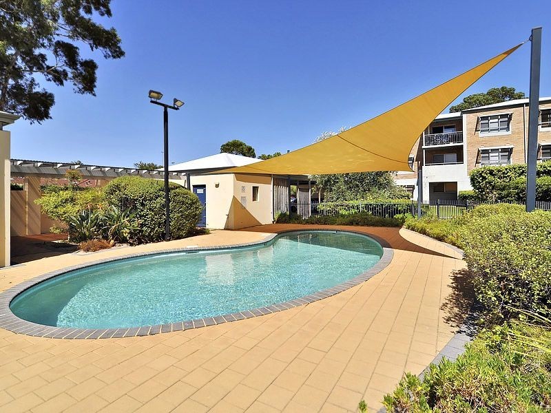 8/15 Friar John Way, Coolbellup WA 6163