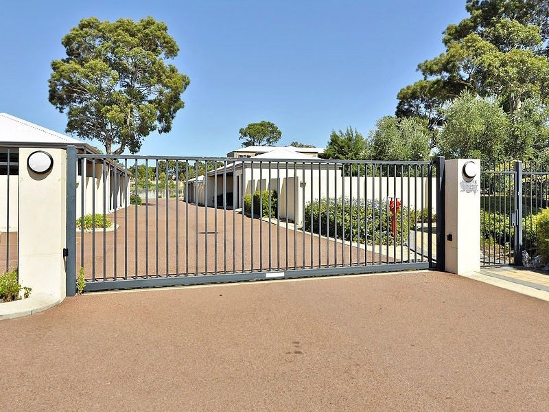8/15 Friar John Way, Coolbellup WA 6163