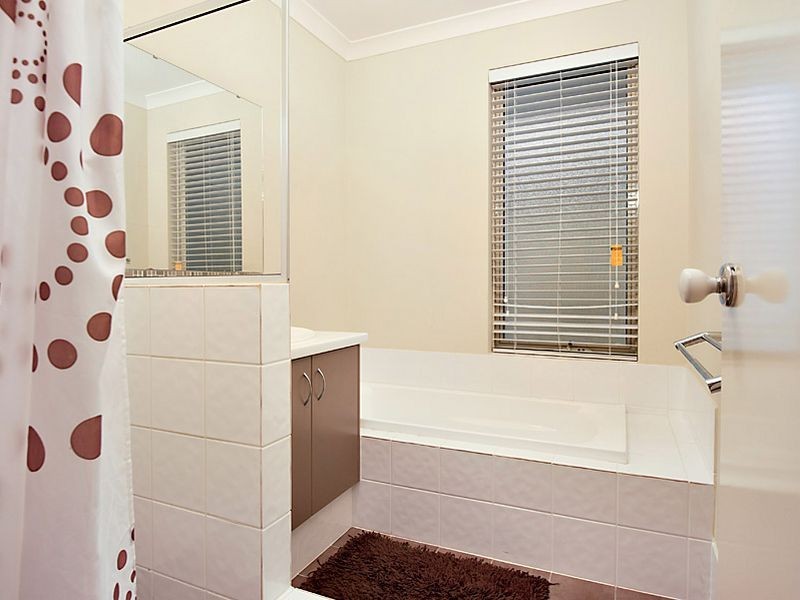 32 Flynn Street, Canning Vale WA 6155