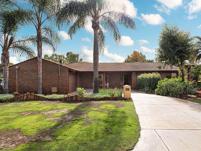 17 Irwin Street, Leeming WA 6149