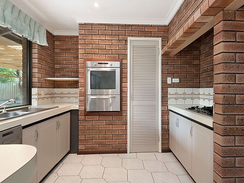17 Irwin Street, Leeming WA 6149