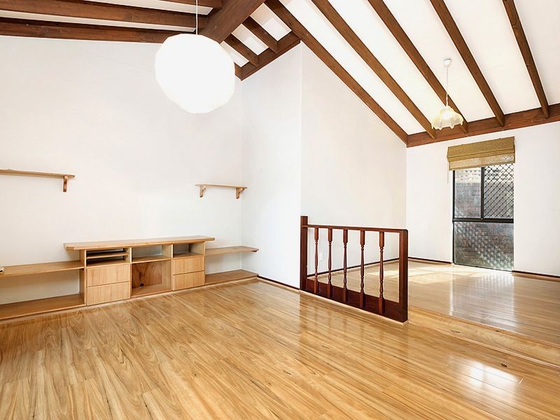 17 Irwin Street, Leeming WA 6149