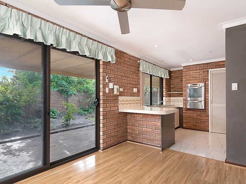 17 Irwin Street, Leeming WA 6149