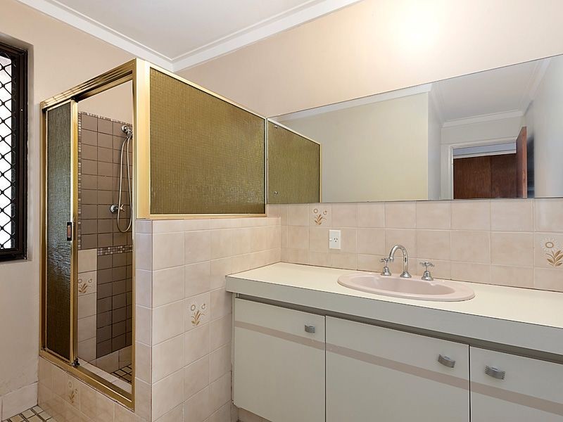 17 Irwin Street, Leeming WA 6149