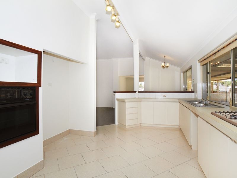 11 Green Vale Heights, Leeming WA 6149