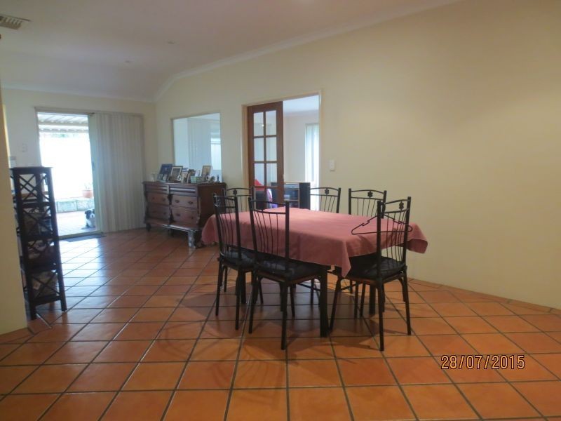 18 Mahogany Loop, Atwell WA 6164