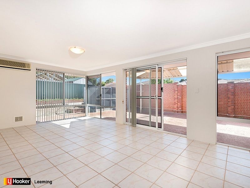 8 Minyon Circuit, Atwell WA 6164