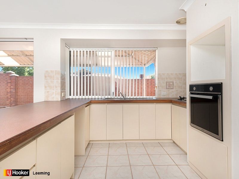 8 Minyon Circuit, Atwell WA 6164