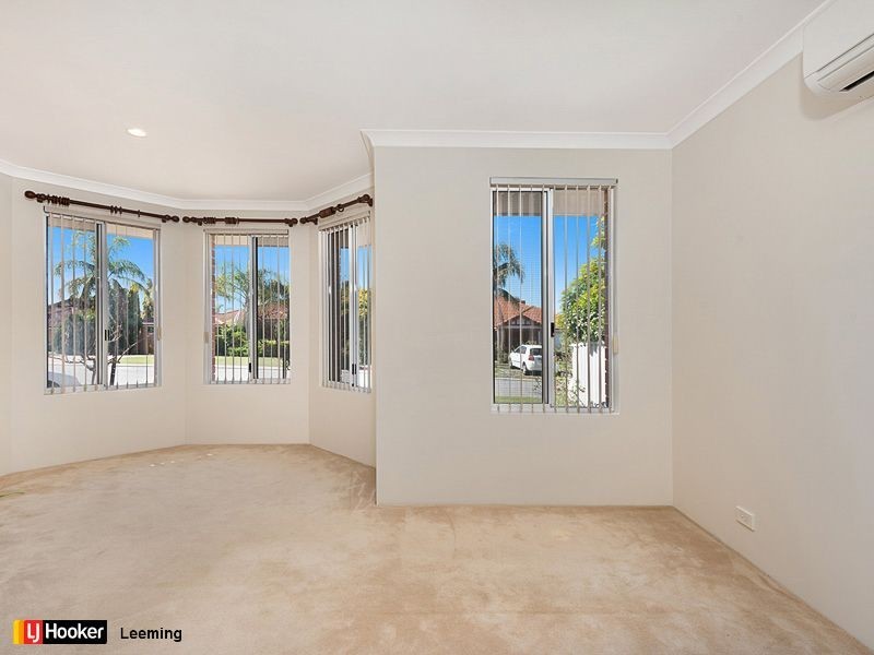 8 Minyon Circuit, Atwell WA 6164