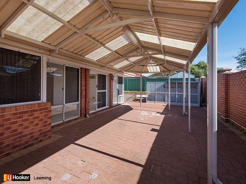 8 Minyon Circuit, Atwell WA 6164