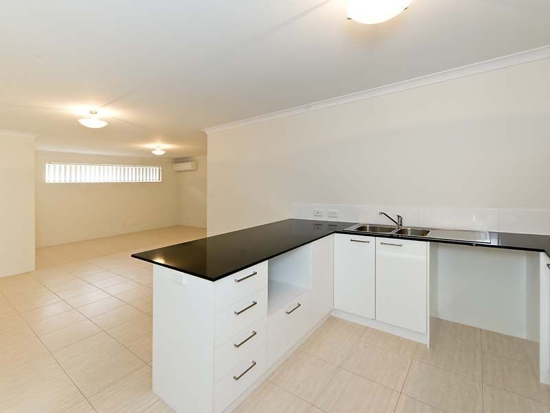 14/36 Wialki Lane, Canning Vale WA 6155