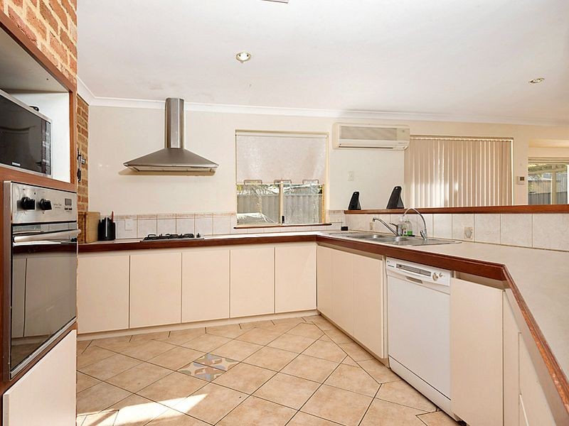 15 Folland Parade, Atwell WA 6164