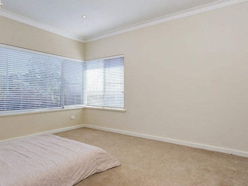 4 Fitzwater Way, Spearwood WA 6163