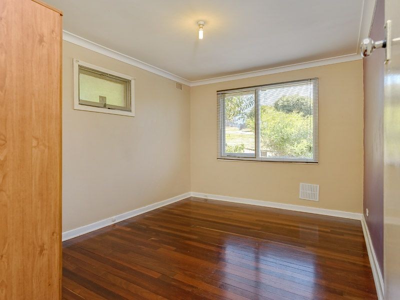 7 Rosalind Way, Coolbellup WA 6163