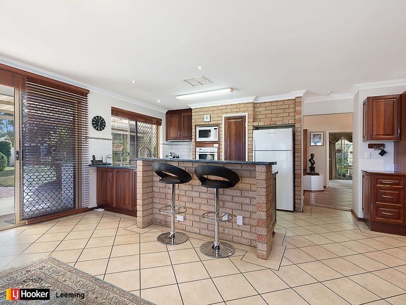 14 Haywood Trail, Leeming WA 6149