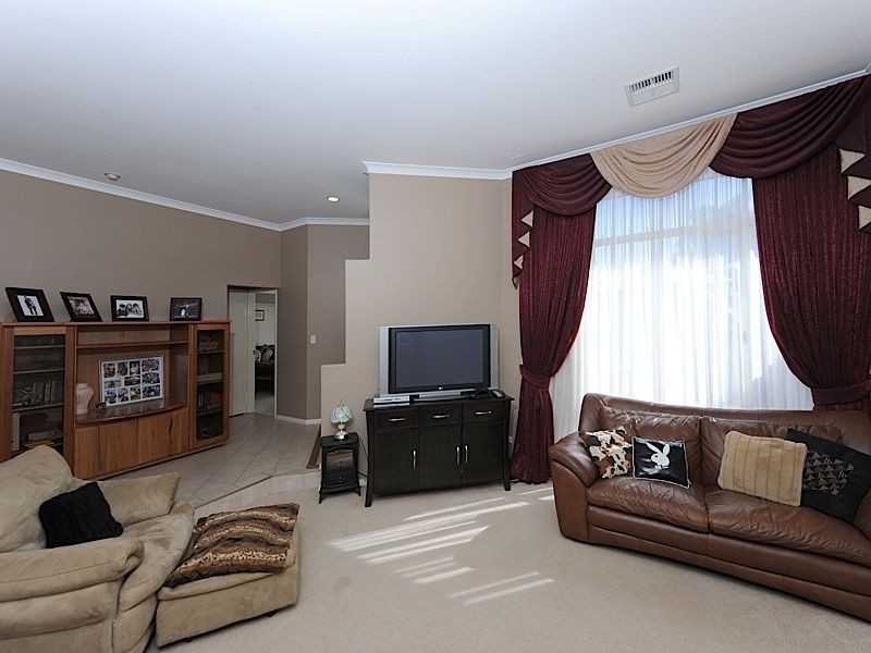 6 Trailridge Turn, Leeming WA 6149