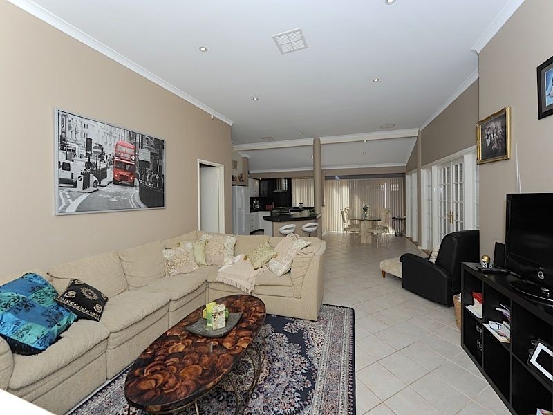 6 Trailridge Turn, Leeming WA 6149