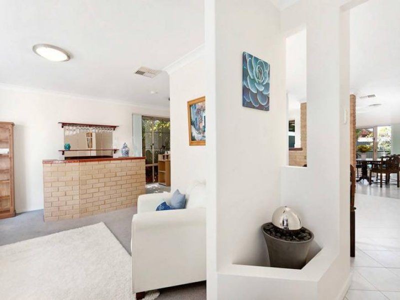 16 Gilbertson Road, Kardinya WA 6163