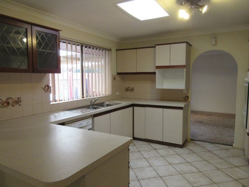 5 Laughton Way, Leeming WA 6149