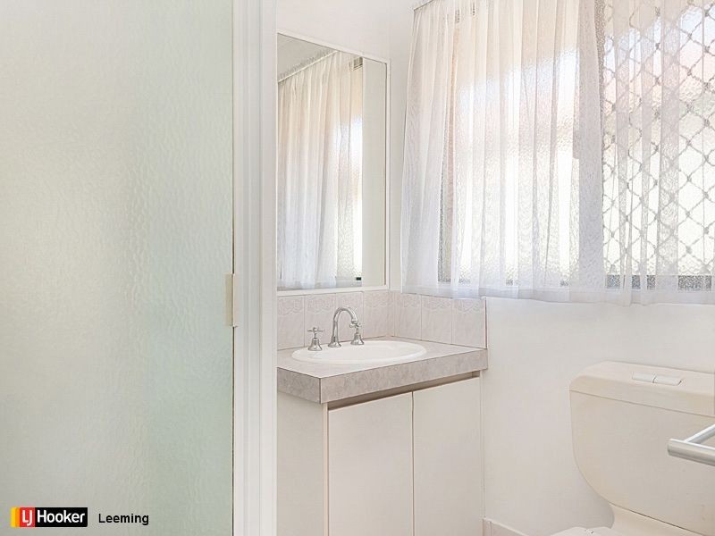 4 Molloy Circuit, Atwell WA 6164