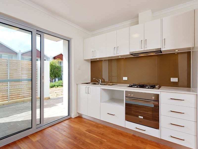 30/12 Bushlark Turn, Erskine WA 6210