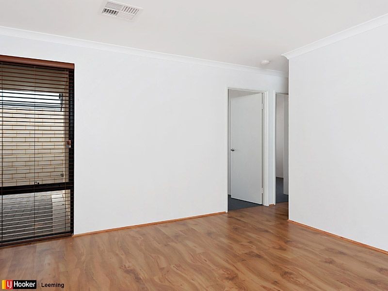 19 Lee-Steere Crescent, Piara Waters WA 6112