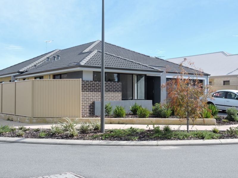 19 Lee-Steere Crescent, Piara Waters WA 6112