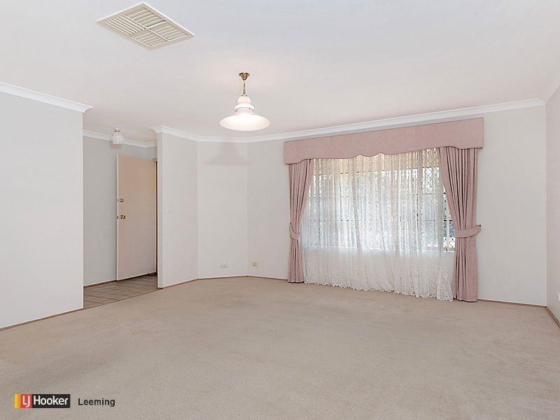 7 Fern leaf Court, Leeming WA 6149