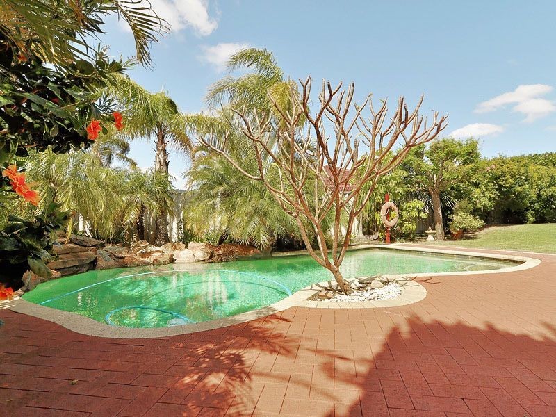 13 Wildwood Heights, Leeming WA 6149