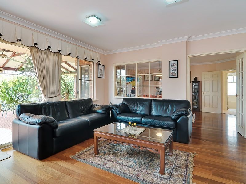 13 Wildwood Heights, Leeming WA 6149