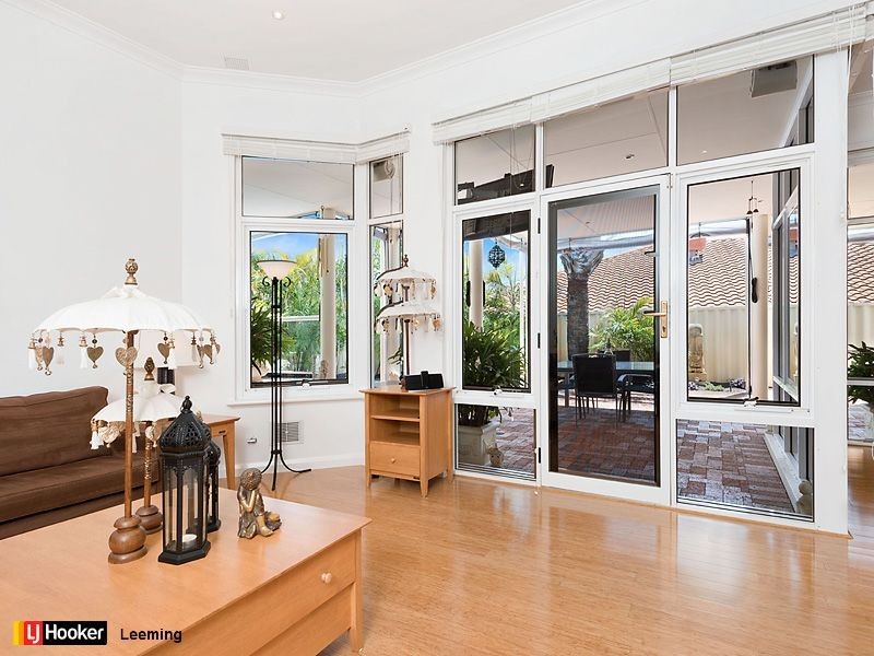 14 Carpenter Rise, Bull Creek WA 6149