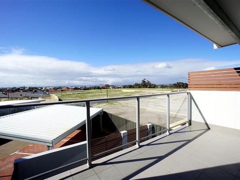 8/22 Hampstead Gate, Success WA 6164