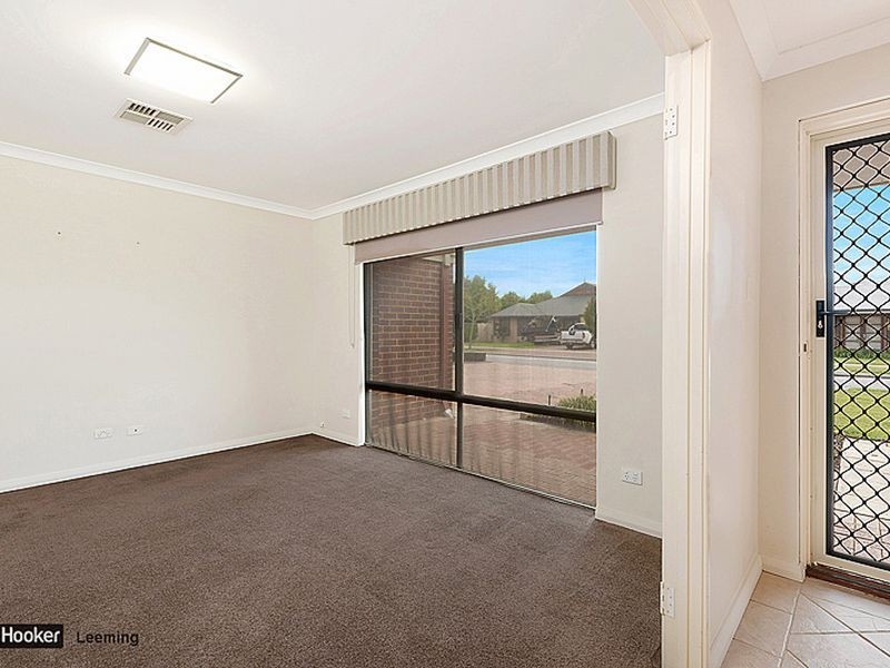 10 Jurien Way, Hammond Park WA 6164