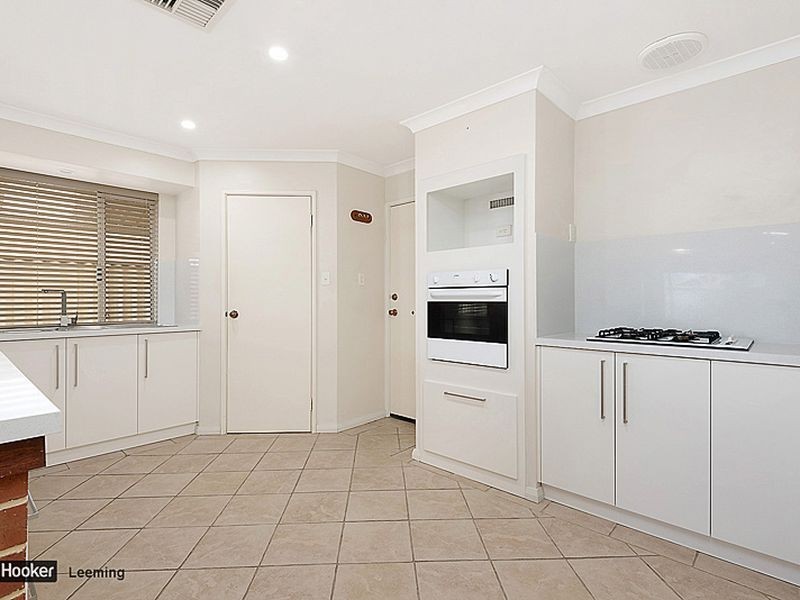 10 Jurien Way, Hammond Park WA 6164