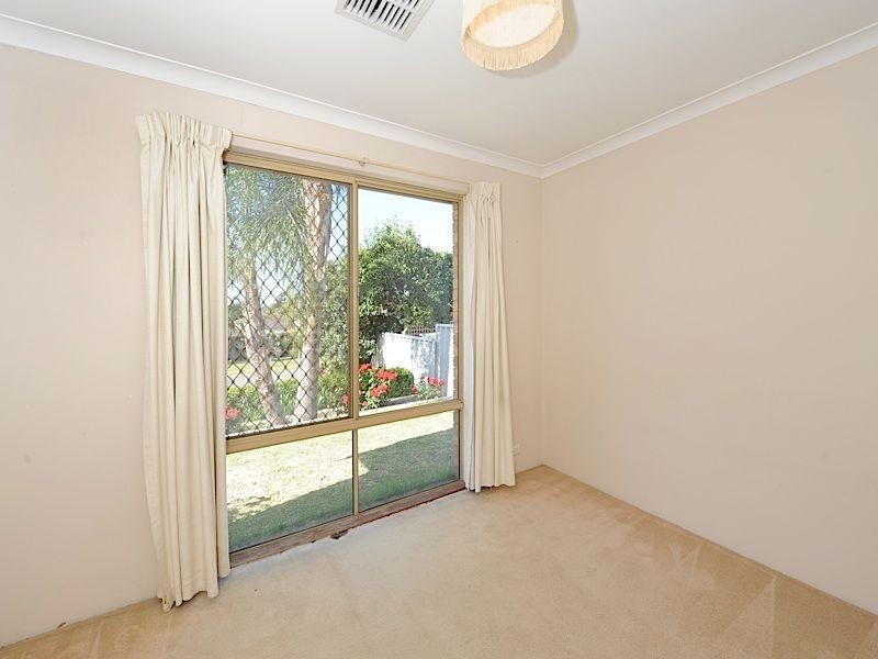 6 Shemels Court, Leeming WA 6149