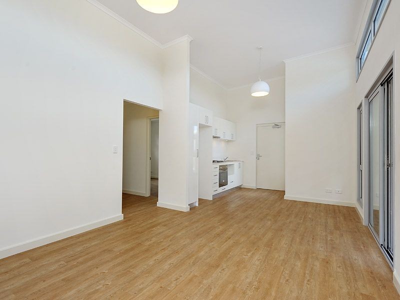 8/12 Bushlark Turn, Erskine WA 6210