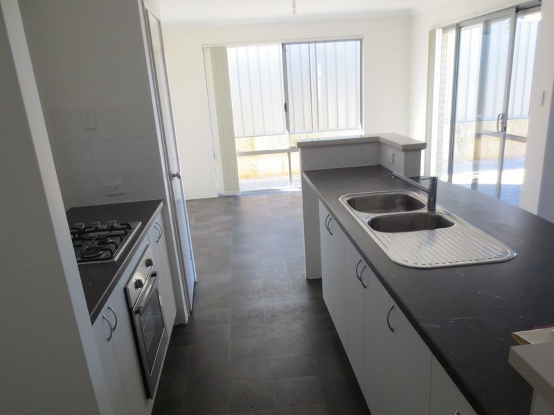 7 Highbridge Way, Leda WA 6170