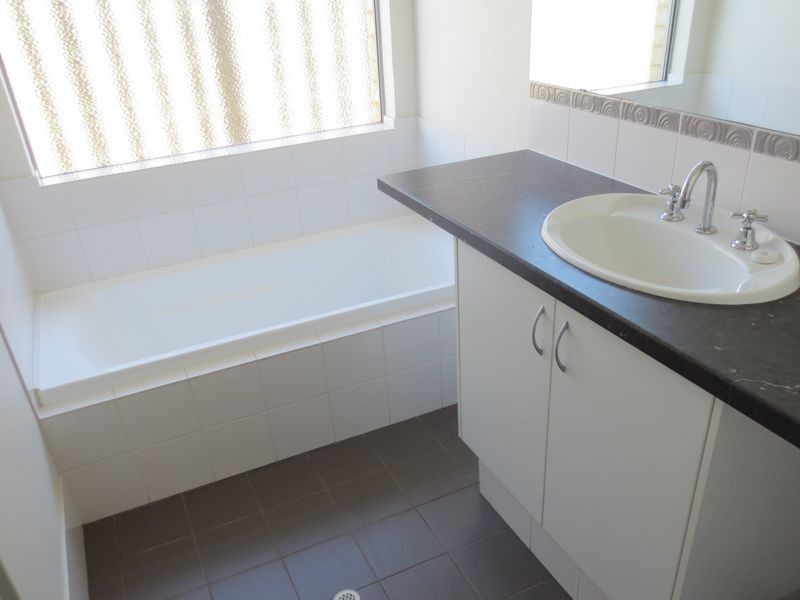7 Highbridge Way, Leda WA 6170