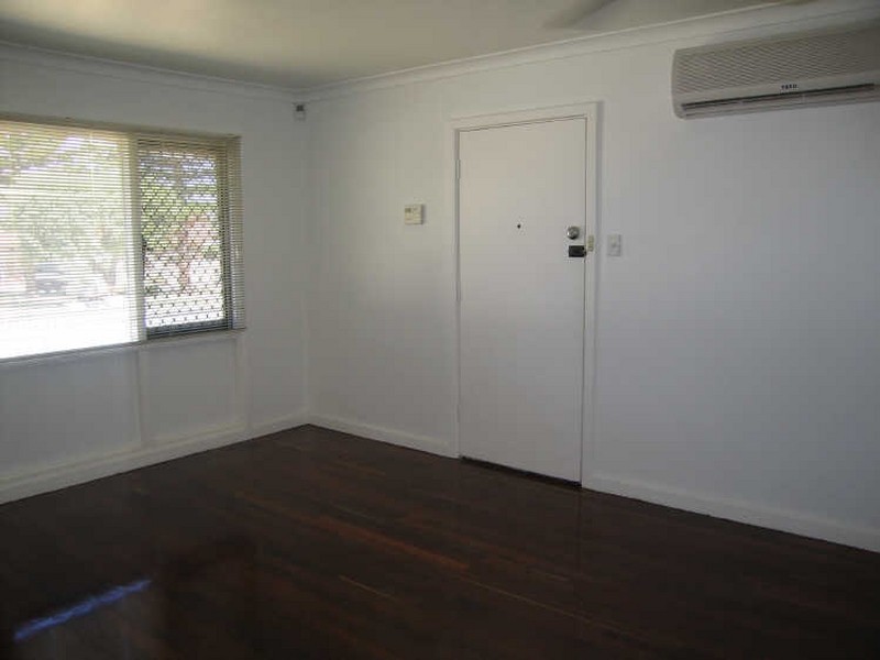 6 Rhyl Place, Langford WA 6147