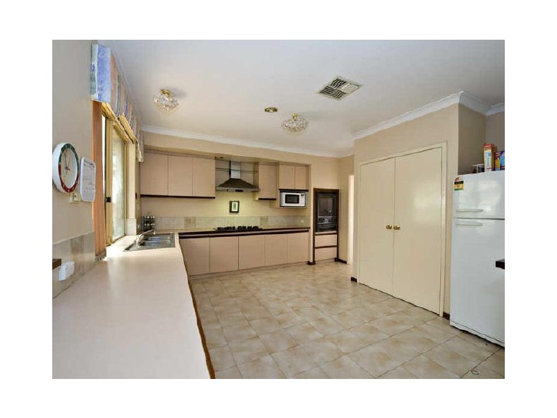 37 Barcombe Way, Leeming WA 6149