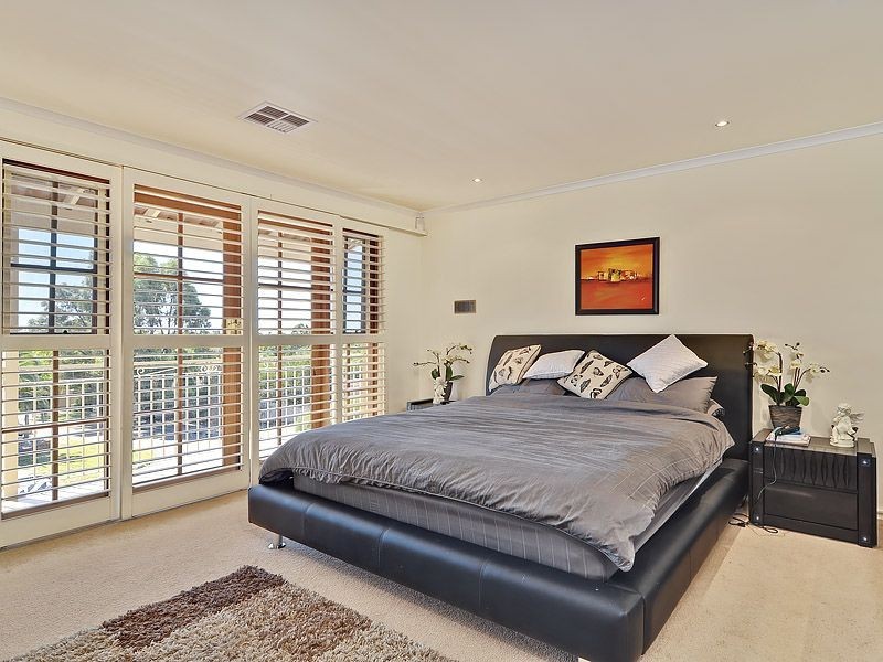 11 Timbrell Way, Leeming WA 6149