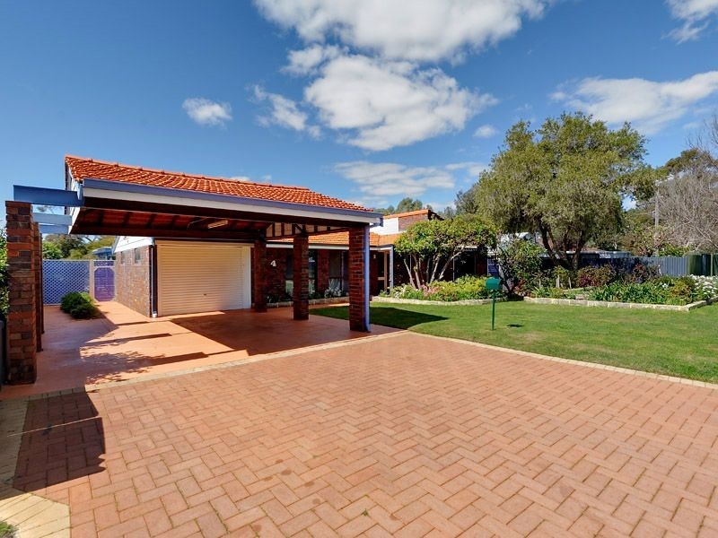 4 Bennett Court, Leeming WA 6149
