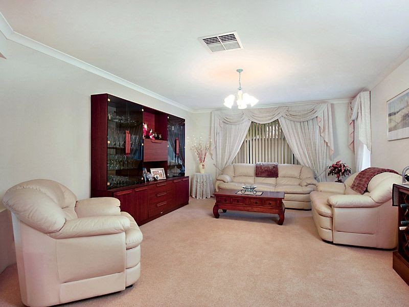 13 Trailridge Turn, Leeming WA 6149