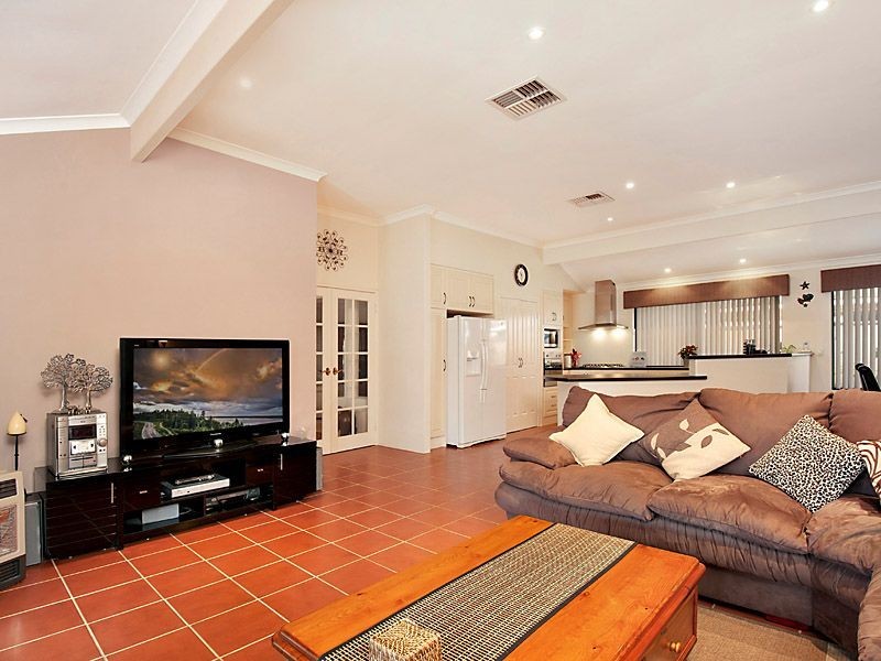 13 Trailridge Turn, Leeming WA 6149