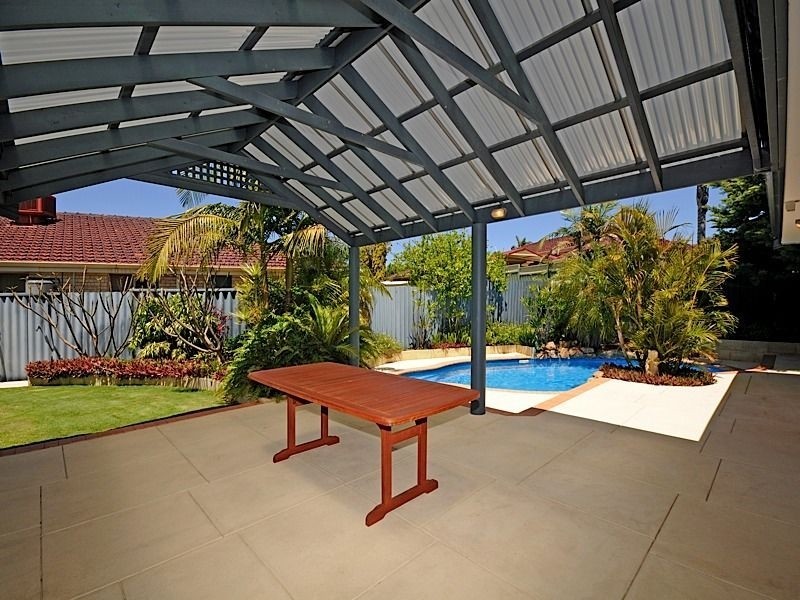 24 San Miguel Drive, Leeming WA 6149