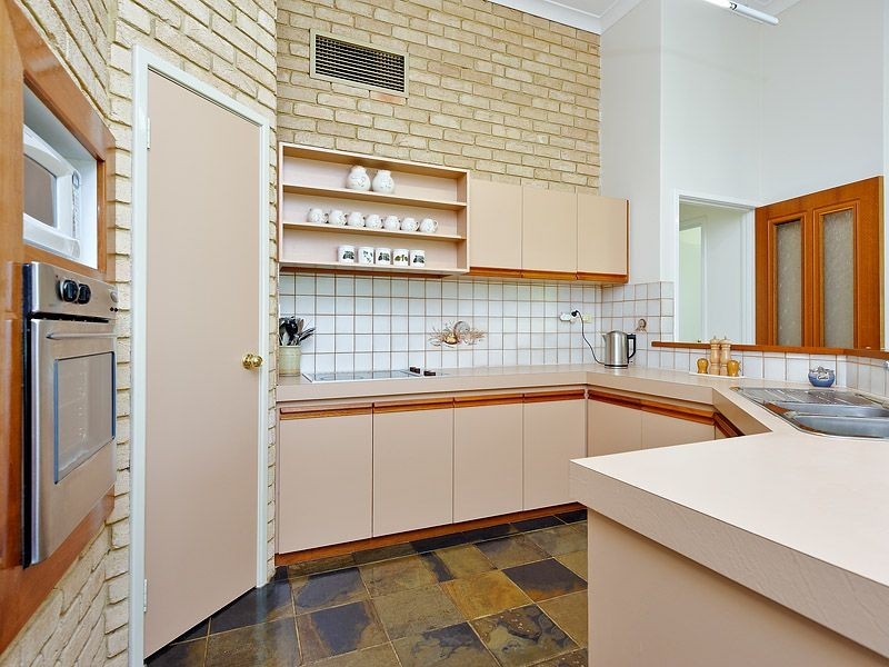 7 Casserly Drive, Leeming WA 6149