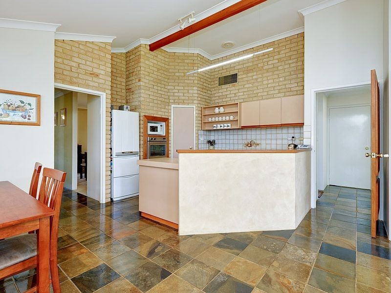 7 Casserly Drive, Leeming WA 6149